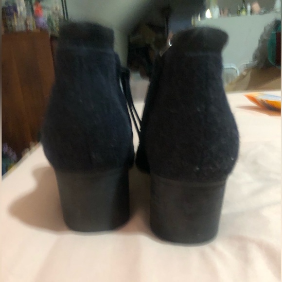 Black Toms block heel ankle boots, size 6.5 - Picture 4 of 5
